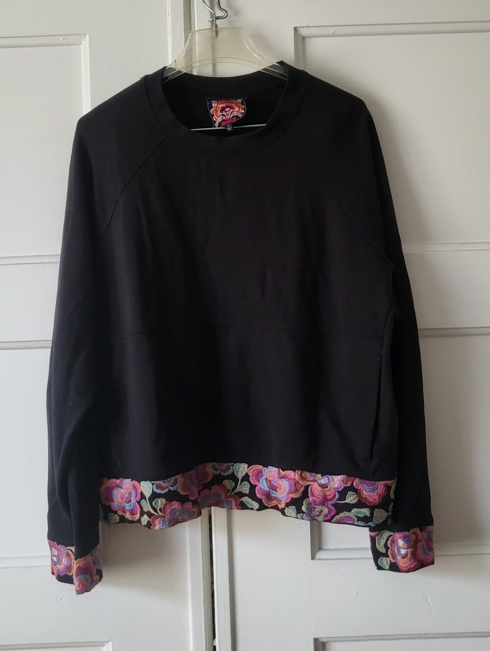 Johnny Was Bee Active Long Sleeve Crew Neck Pullover Calanthe Floral Embroidery